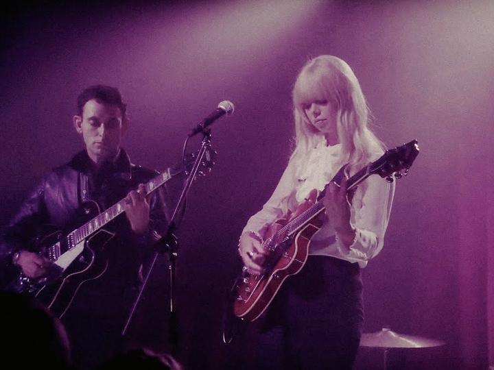 Twin Peaks Chromatics Música